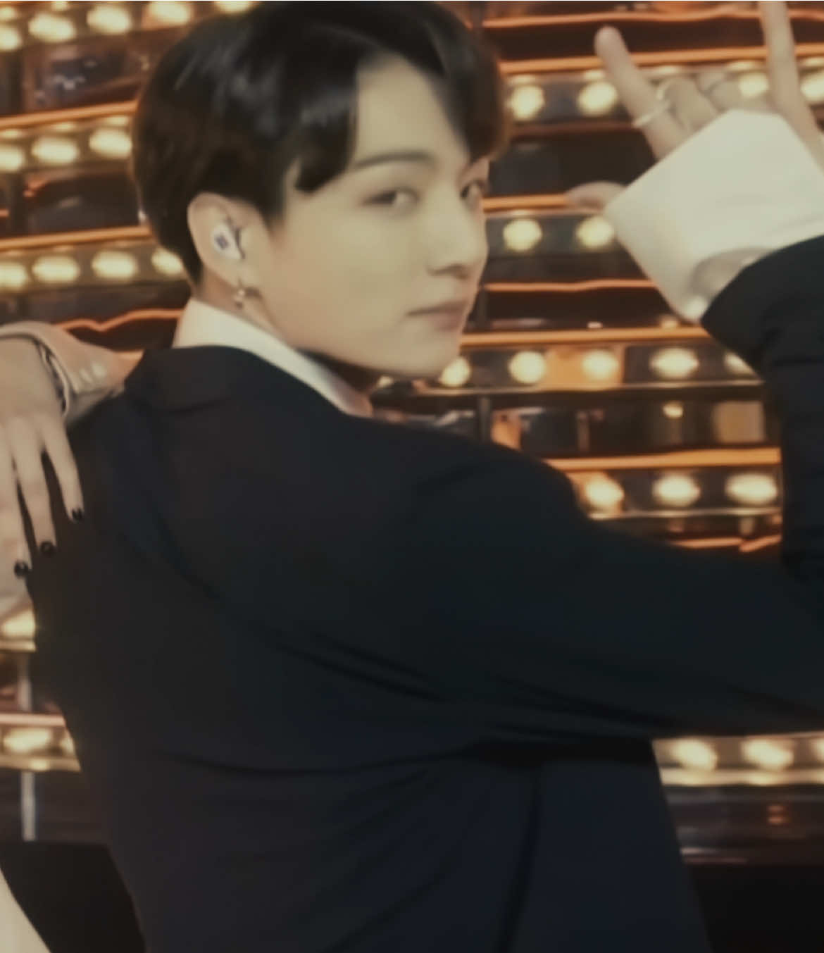 all eyes on him (the cheers in the intro ohhh the global popstar you are jungkook) #jungkook #hoseokful #ꜱᴇᴇꜱᴀᴡᴄʀᴇᴡ #jeonjungkook #jungkookedit #jeonjungkookedit #bts #btsedit #btsarmy #famous #viral #fyp #foryou #foryoupage #aftereffects #aftereffectsedits #blowthisup #dontletthisflop #abcxyz 