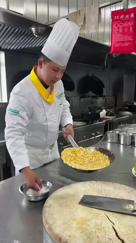 Chef shows us how to make corn pizza