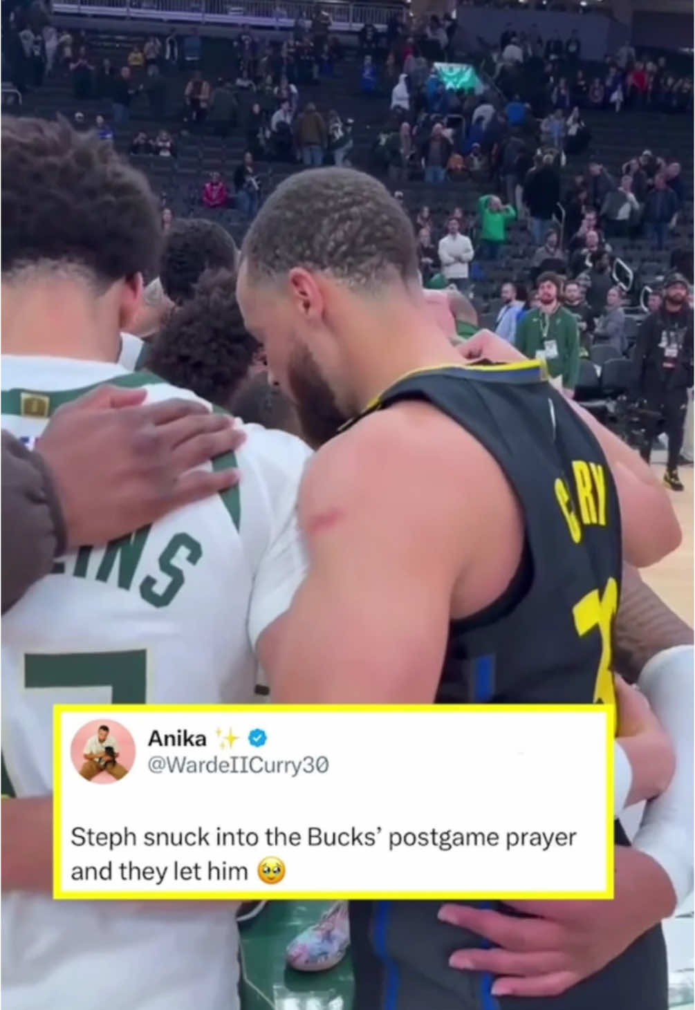 A special moment after the Bucks and Warriors Matchup 🙏🤝 (via @NBA) #stephcurry #NBA #damianlillard #basketball #prayer 