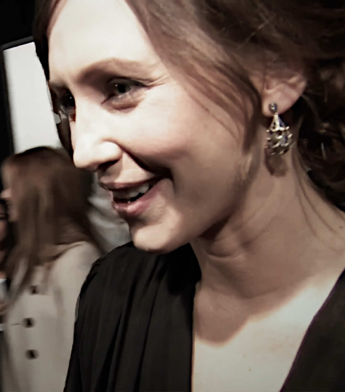 i needed to edit this interview again because she looks so fineeeeeeeeeee and that’s her song idc 🤖 ac/ib @nate  #verafarmiga #verafarmigaedit #edit #vsp #viral #verafarmigafan #verafarmigaedits #foryoupage #verafarmigainterview #verafarmigaswife 