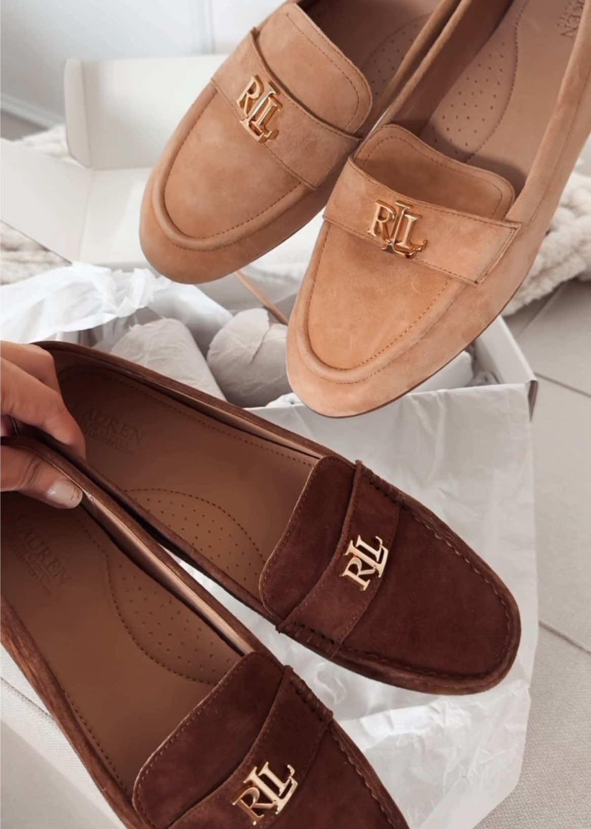 Beautiful suede loafers! I’m so in love with my newest shoes, they are super comfortable, elegant, and perfect for all seasons. Link in my bio and in the comments #fyp #fy #outfitsinspo #foryoupage #casualoutfits #outfitsideas #shoes 