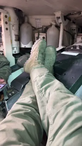 Bored in the field #m1abrams 