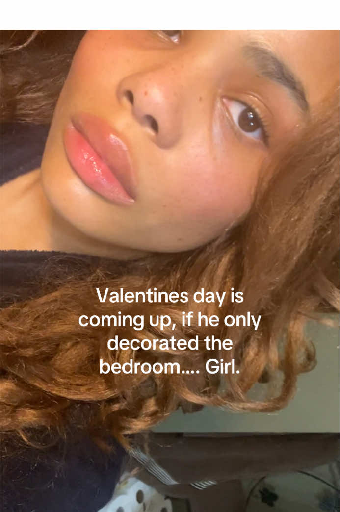 I find it weird that men only decorate the bedroom during any holiday, its always the bedroom or a hotel room, its soo weird. It makes it feel like hes doing ALL of this just to get in ur draws. 😭 It just like gimmie now, gimmie ur nunu now, I did all this so now. #ValentinesDay #fyp #relatable #women #Love #Relationship 