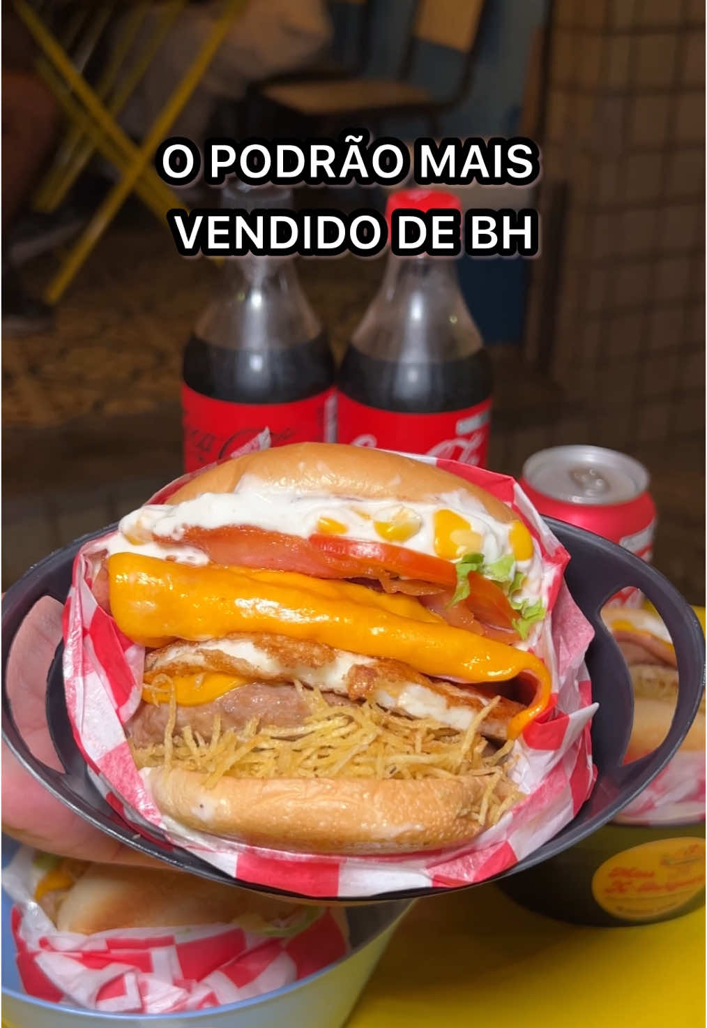 Fui no Podrão mais vendido de BH, o lugar está simplemente bombando, com um molho absurdo! 📞Pedidos:(31)9 9509-6081 🍔 VALORES: -X-BURGUER 18,99 -X Egg 20,99 -X bacon 21,99  💵Todos os burguers são baratos o mais caro sai a R$29,99. 📍Rua  Conselheiro Lafaiete-939,Sagrada Família #bh #belohorizonte 