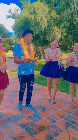 🥳🌟momentos compartidos con ellitas bellas ☺️🥰 #carnaval2025  #tradicioncochabambina  #cochabamba_bolivia🇧🇴_tik_tok  @BERTHA AYALA  @Jhaquelin🦋🌛 @Jessica Jhoselyn Colque Cayo𝄞 