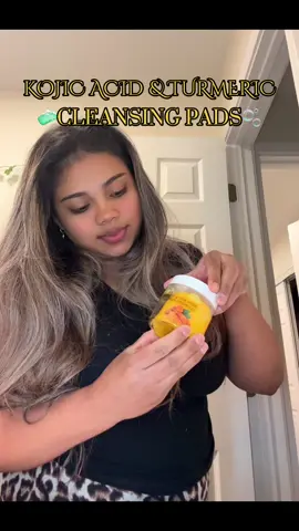 Las almohadillas de limpieza exfoliación e hidratación facial que brindan brillo y nutrición a la piel dejándote la piel sana y limpia de impurezas @Aura Nova Beauty #cleansingpads#turmeric #kojicacid #cleansingpads  
