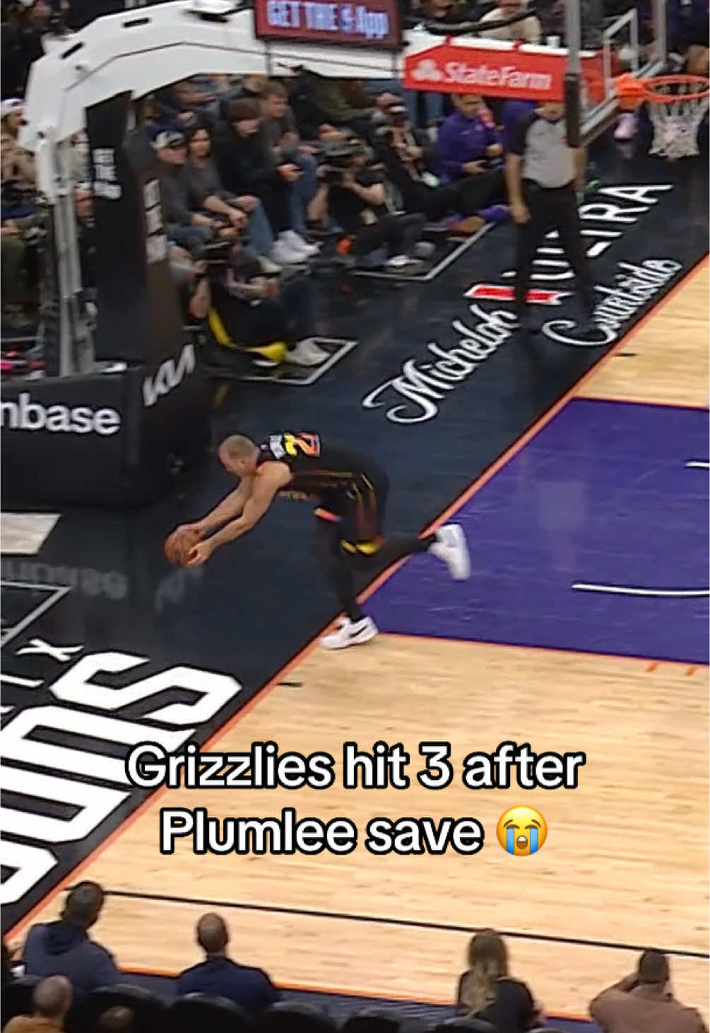 Tough break for Plumlee 😅 #NBA #grizzlies #suns #plumlee 