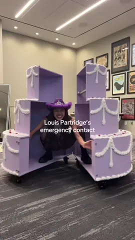 She’s sooo crazyy….AHAJAAHHAHA #oliviarodrigo #louispartridge #loulivia #boyfriends #couplegoals #guts #sour #fyp #virał #emergencycontact #disclaimer 