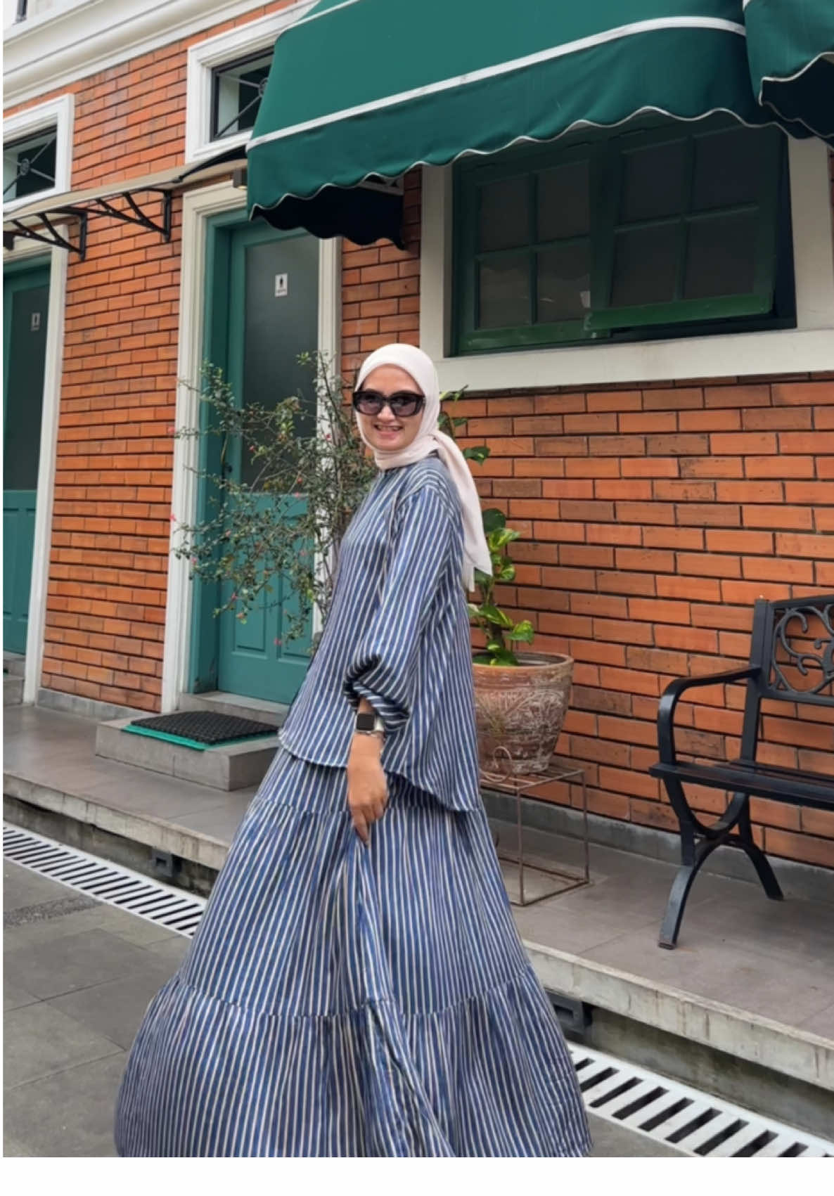 Setelan Rok motif baru!!! Jangan sampe gak kebagian hihihi😍😍 cek terus yaa #fashionstyle #outfitideas #gamismewahhelda #ootdhijab #gamisrayonheldacollection #rayonviscose #setelanrokhelda #setelanrayonviscosehelda 