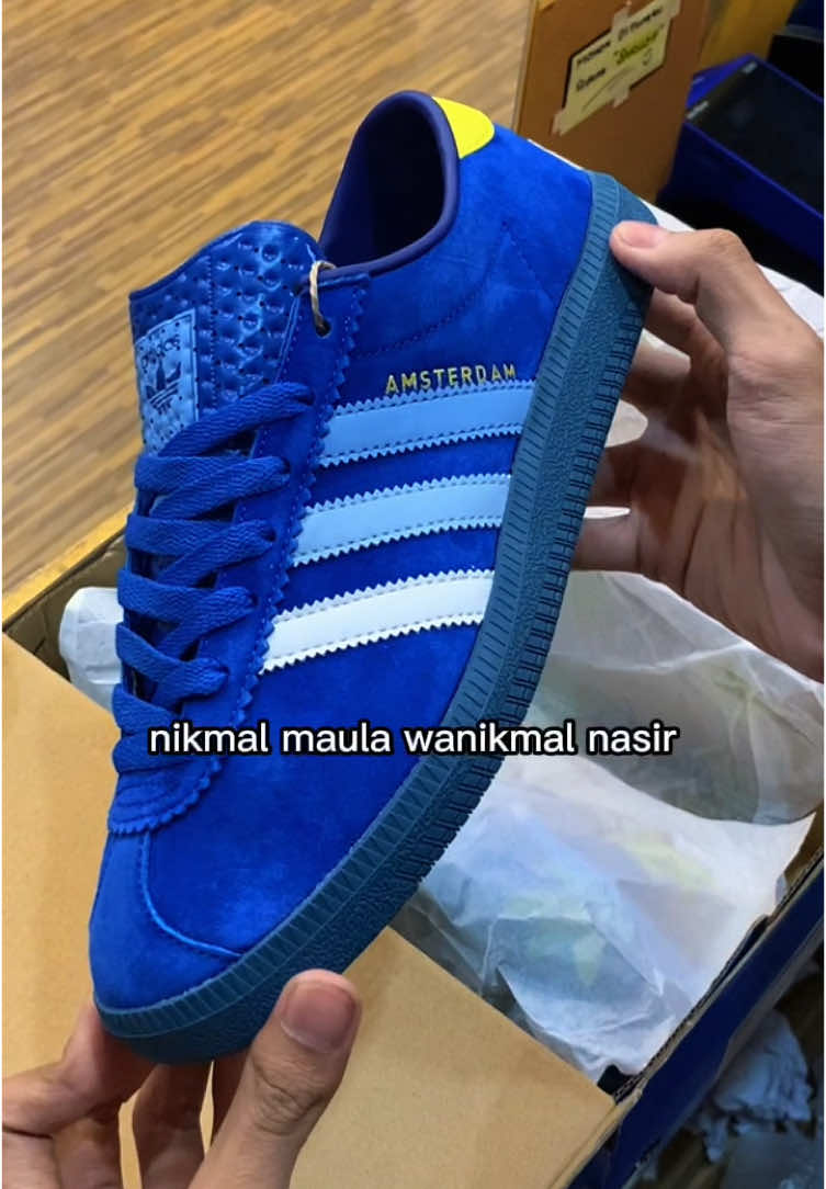 Bismillah Garis tiga😁 #sepatu #sneakers #tokosepatu #sepatumalang #sneakersmalang #sepatucasual #sepaturunning #sepatusport #malang #garistiga #amsterdam #adidasamsterdam #bulanpuasa #sportcornermlg #sportcornermalang #sportcorner #trending #viral #fyp #CapCut 