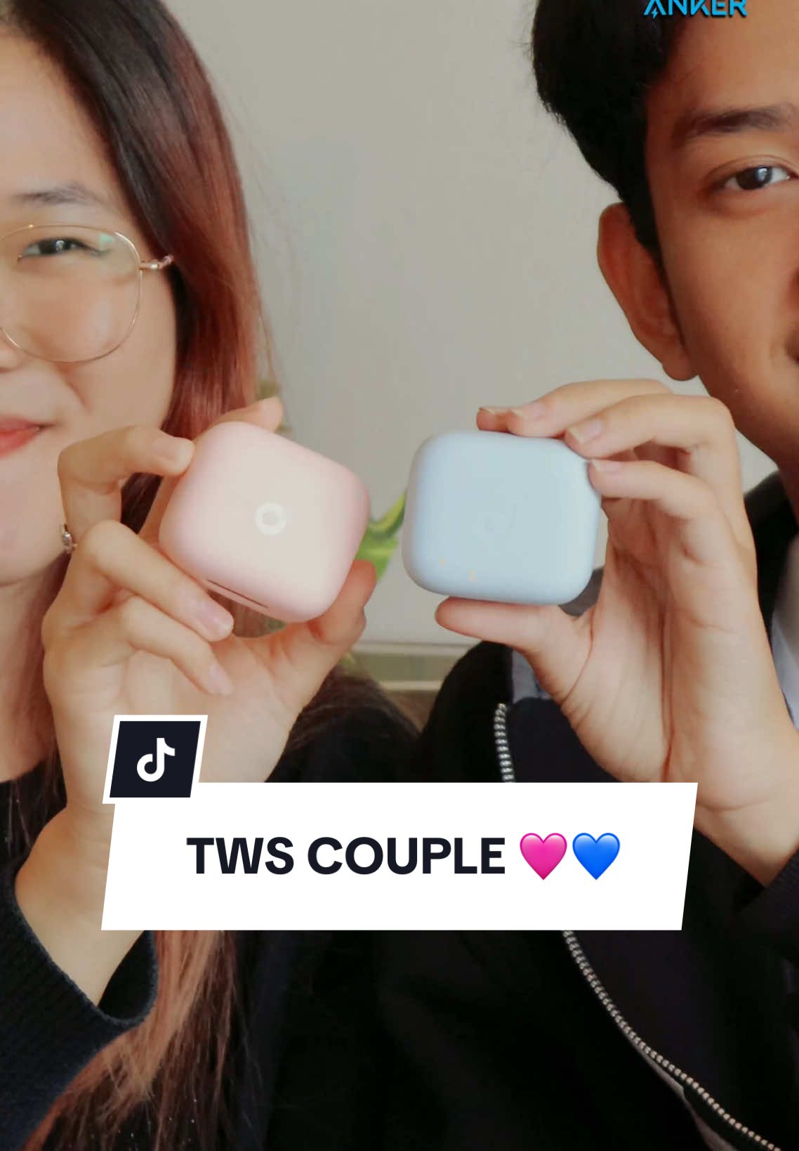 TWS couple stylish untuk kalian! 💙💗  Soundcore R50i NC Light Blue & Pink, fitur lengkap dengan BassUp, total playtime 30 jam, Bluetooth 5.3, IPX5 water resistant, dan support Soundcore App! 🎧✨   Ajak pasanganmu untuk samaan yuk!  🛒 #audio #tws #soundcore #couple #valentine #soundcorer50inc 
