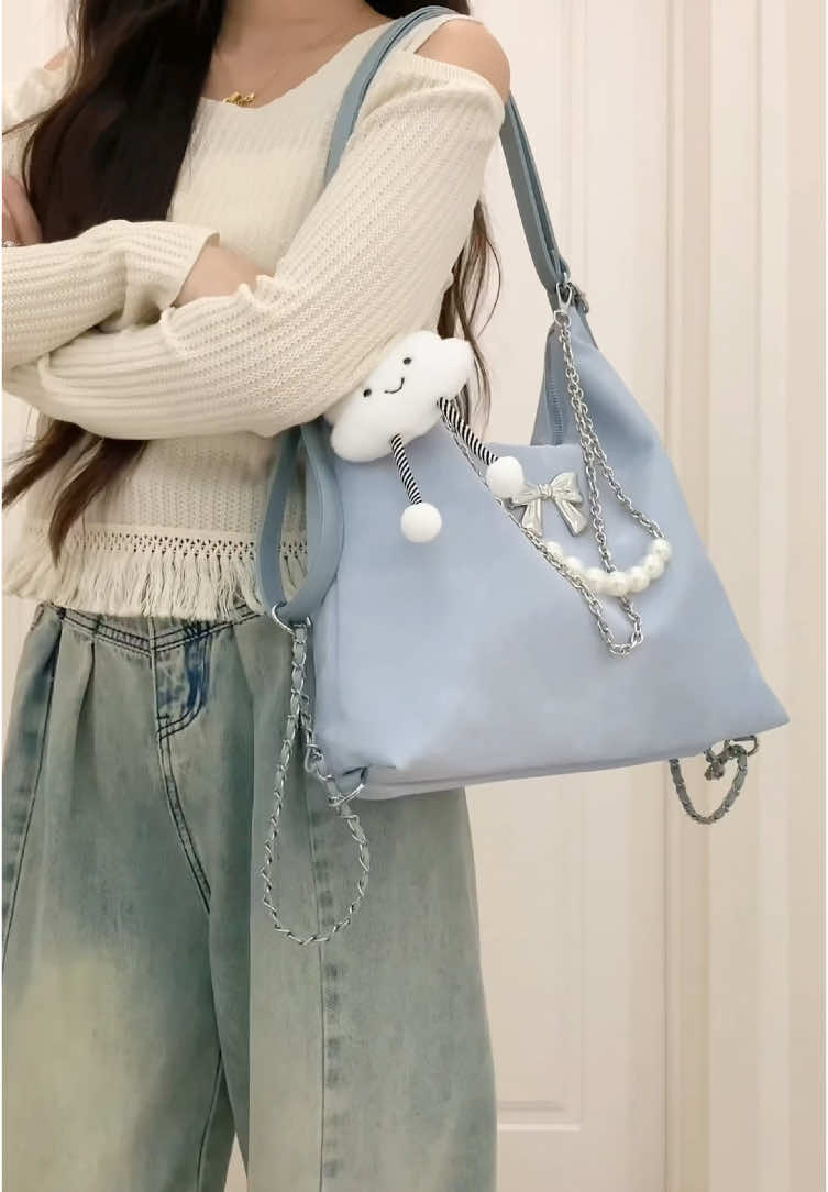 Satu Tas, Dua Kegunaan Tas Kupu-Kupu Biru#travelwithlove #wanita #taswanita #shoulderbag #slingbag #bahu 