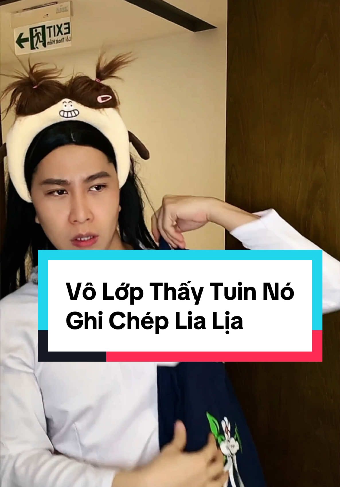 Vừa bước vô lớp mà thấy tụi nó , ghi chép lia lịa kiểu :)) #anhmoney #hocsinh #giaitri #tiktokgiaitri 