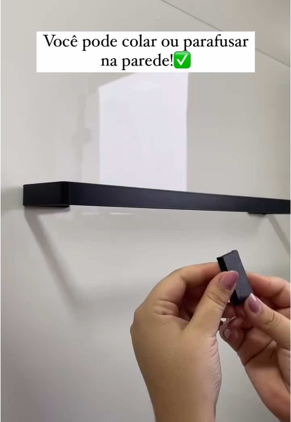 Seu banheiro nunca mais será o mesmo depois desse kit aqui!😱 Esses suportes para banheiro deixaram meu banheiro muito mais bonito e clean, além de ser super prático de instalar e dar aquele toque de organização e minimalismo. #suportesparabanheiro #banheiro #portatoalha #sanchzdesign #organizacao 