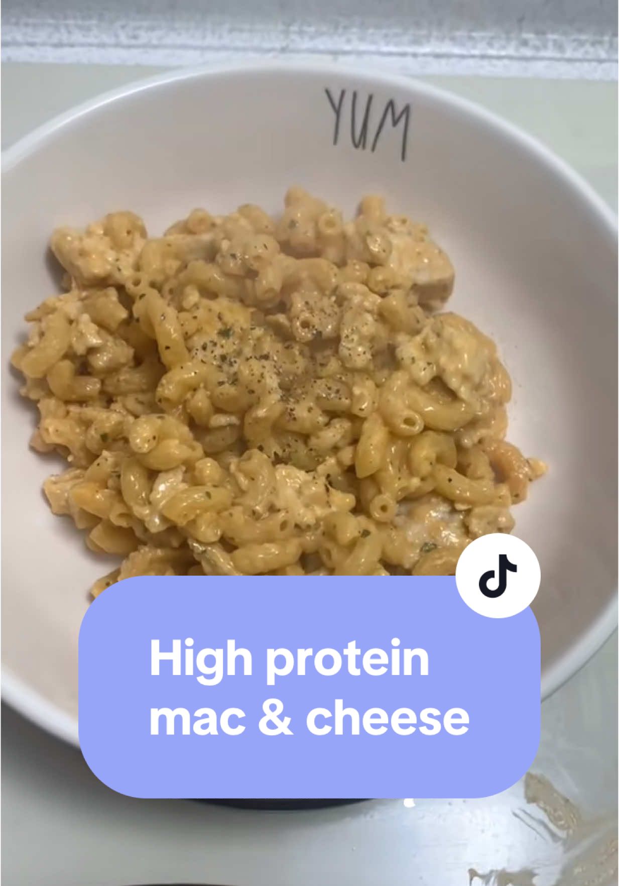 My Buffalo mac and cheese recipe is 🔥🔥🔥 and perfect for high protein meal prep! #weightwatchersrecipe #weightwatchers #macandcheese #buffalochicken #EasyRecipe #onthisday 