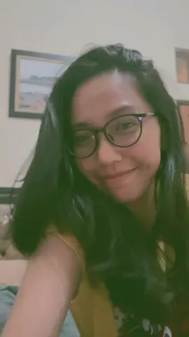 Baru sadar kl aku cantik banget, pantesan ricat kepincut