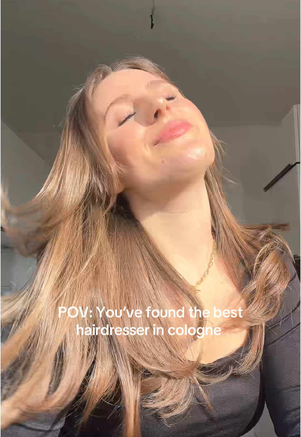 The confidence you get when you come right back from the hairdresser 💇🏽‍♀️ #fy #viral #transition #fyp #cologne #köln #hairdresser #friseur 