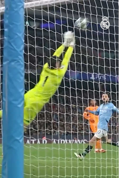 ✈️ @Thibaut Courtois Airines #UCL #Courtois #RealMadrid 