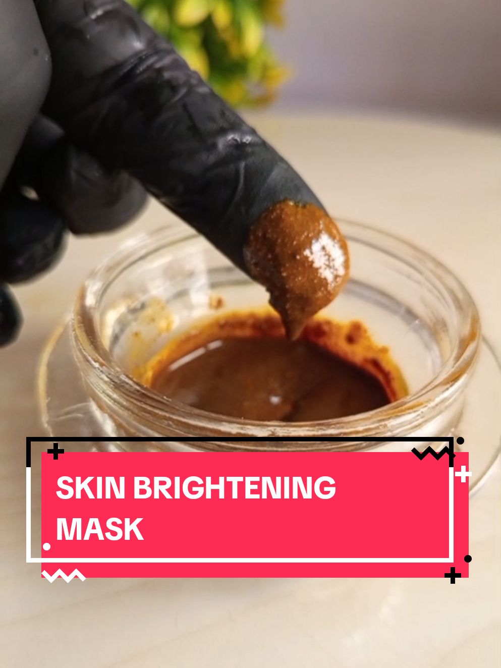 How to make skin brightening mask with turmeric, honey and coffee. How to brighten skin naturally. How to make skin brightening mask. #skincare #skinbrightning #skinbrightningmask #naturalrecipes  #naturalremedy 