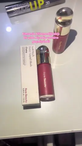 Kızlar rare allık bitiyormuş #rare #rareallık #allıkteorisi #allıkkörlüğü #rarebeautyblush  * Reklam değil