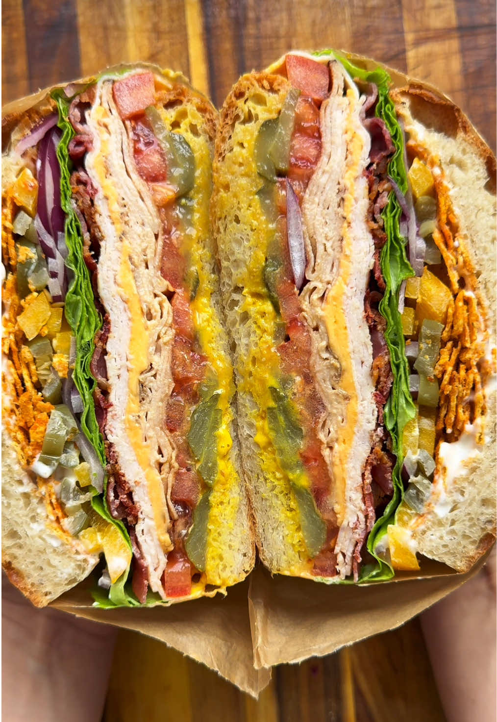 Today’s sandwich definitely doesn’t fit my description of what a Club sandwich is. This is my first time making a #viral #trend and while it’s definitely not something I’ll do very often, GMAC’s ‘turkey club’ was worth make an exception for. This one was a real mouthful.  Gonna make a recipe video for the weekend. Only one cooked component though and I don’t think I even recorded myself chopping the salad.  Gonna be a tough ask stretching that one out to over a minute.  The off-centreness of this video is killing me too. Idea credit: @1lavell111 #club #sandwich #clubsandwich #gmac #Recipe 