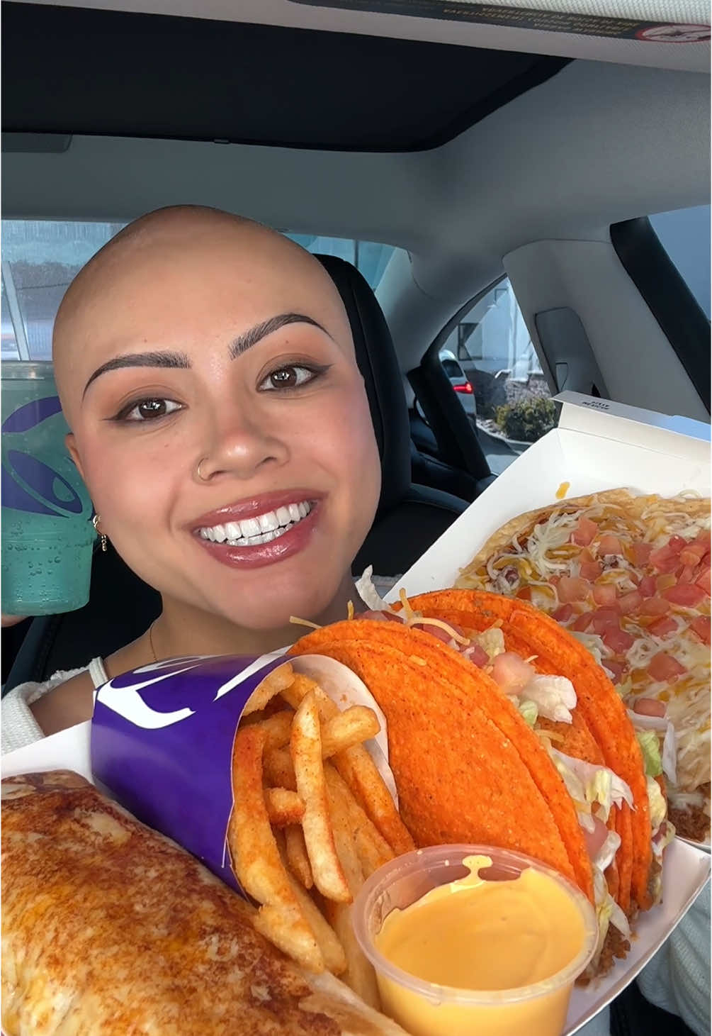 eating Taco Bell in the car with @Bloom Nutrition 😍 #bloompartner #tacobell #Foodie #mukbang #eating #foodtiktok #fypシ #tacos #burrito 