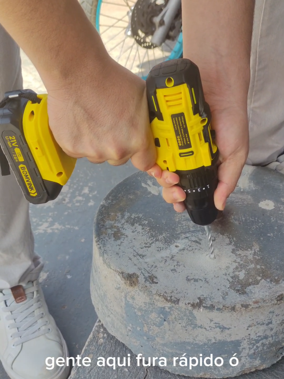 🔩 Parafusadeira Bomvink 21V – Potência e Praticidade! ⚡🔧 A parafusadeira Bomvink 21V é a escolha ideal para quem busca força, autonomia e eficiência em um só equipamento! 🛠️ Com duas baterias recarregáveis, ajuste de torque e design ergonômico, ela facilita desde pequenos reparos até trabalhos mais pesados. 🚀🔄 ✅ Alta potência para perfuração e parafusamento ✅ Baterias de longa duração ✅ Leve e fácil de manusear Perfeita para profissionais e hobbystas! 🔥 R$ 311.20 em até 6x sem juros  Ou a vista por apenas R$ 279.99  . . #Parafusadeira21V#Bomvink21V#Ferramentas#ParafusadeiraEBateria#BateriaRecarregável#FaçaVocêMesmo#FerramentasProfissionais#ManutençãoResidencial#ObraSemComplicação#TrabalhoPesado#AutonomiaDeBateria#TorquePoderoso#ErgonômicaEForte#EquipamentoProfissional#ReparosDomésticos#FuradeiraParafusadeira#ReviewFerramentas#TesteNaPrática#DicasDeFerramentas#ConstruçãoCivil