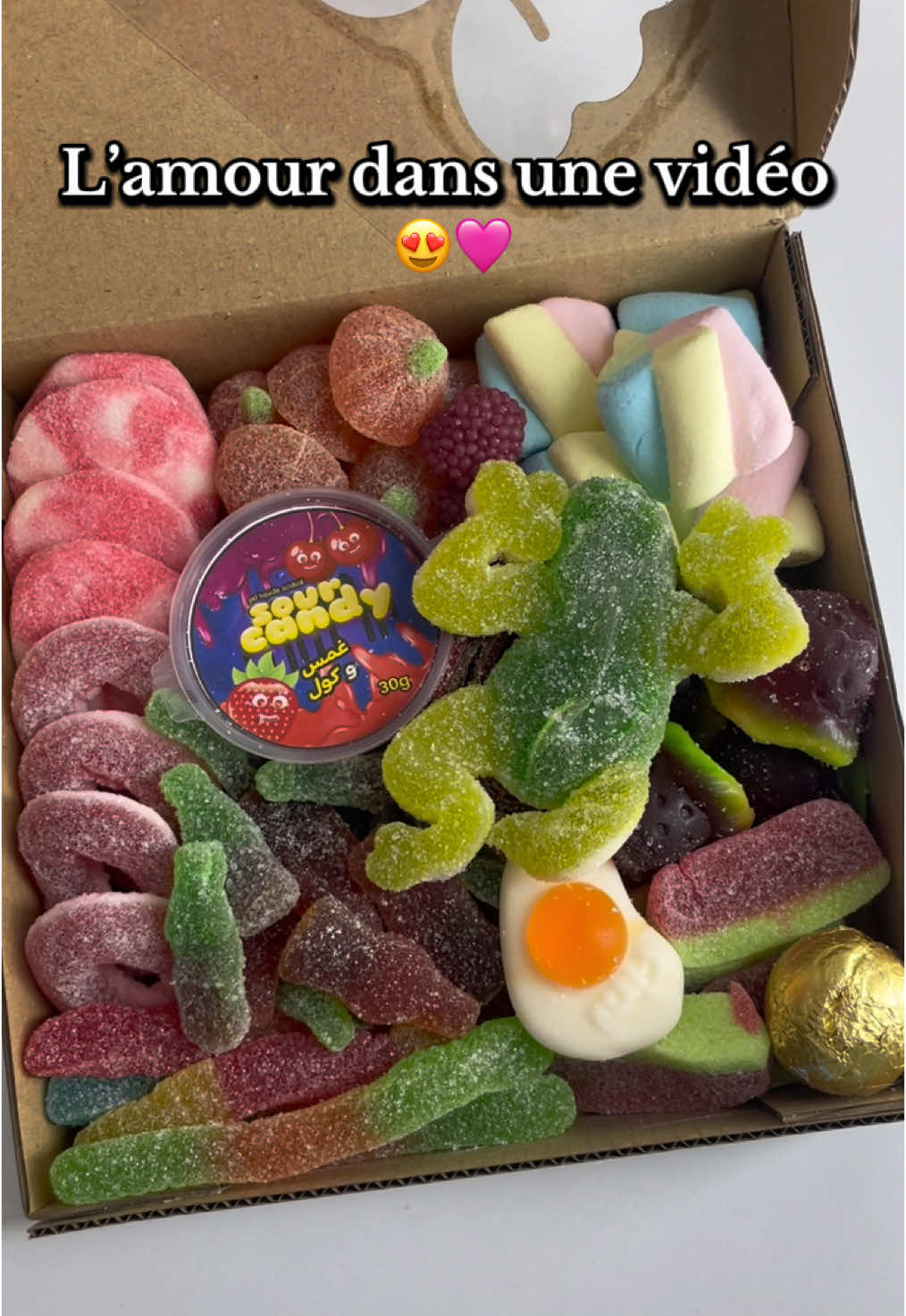 Box des bonbon acidulés est de nouveau disponible 😍😍 #bonbon #box #candy #sour #amour #حلويات #حمضيات 