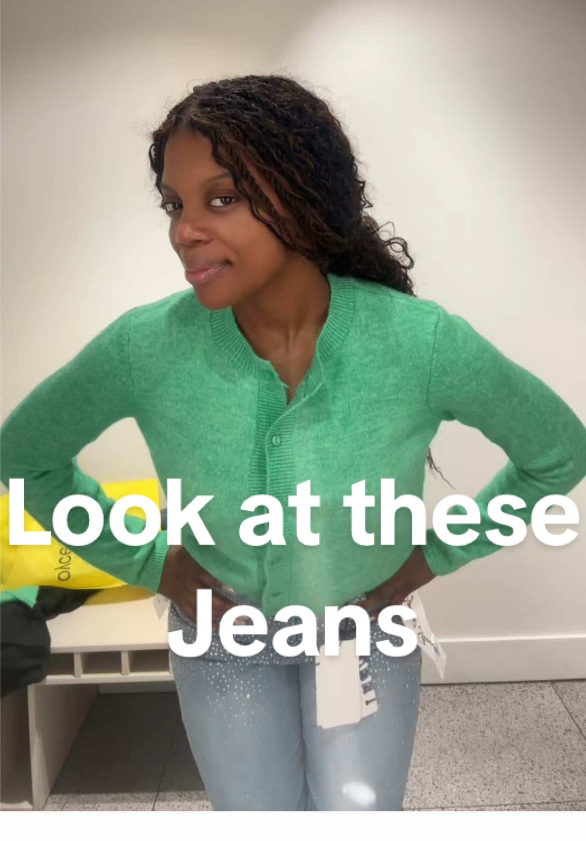 My new fav pair of jeans😍 #jeans #flarejeans #explore 