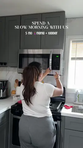 Started a 28 day challenge of getting ready everyday but what type of videos do you guys like watching on here ?  #creatorsearchinsights #MomsofTikTok #sahmsoftiktok #sahmcontent #latinacontentcreator #momcontent #pregnancy #pregnancytiktok #pregnantmama 