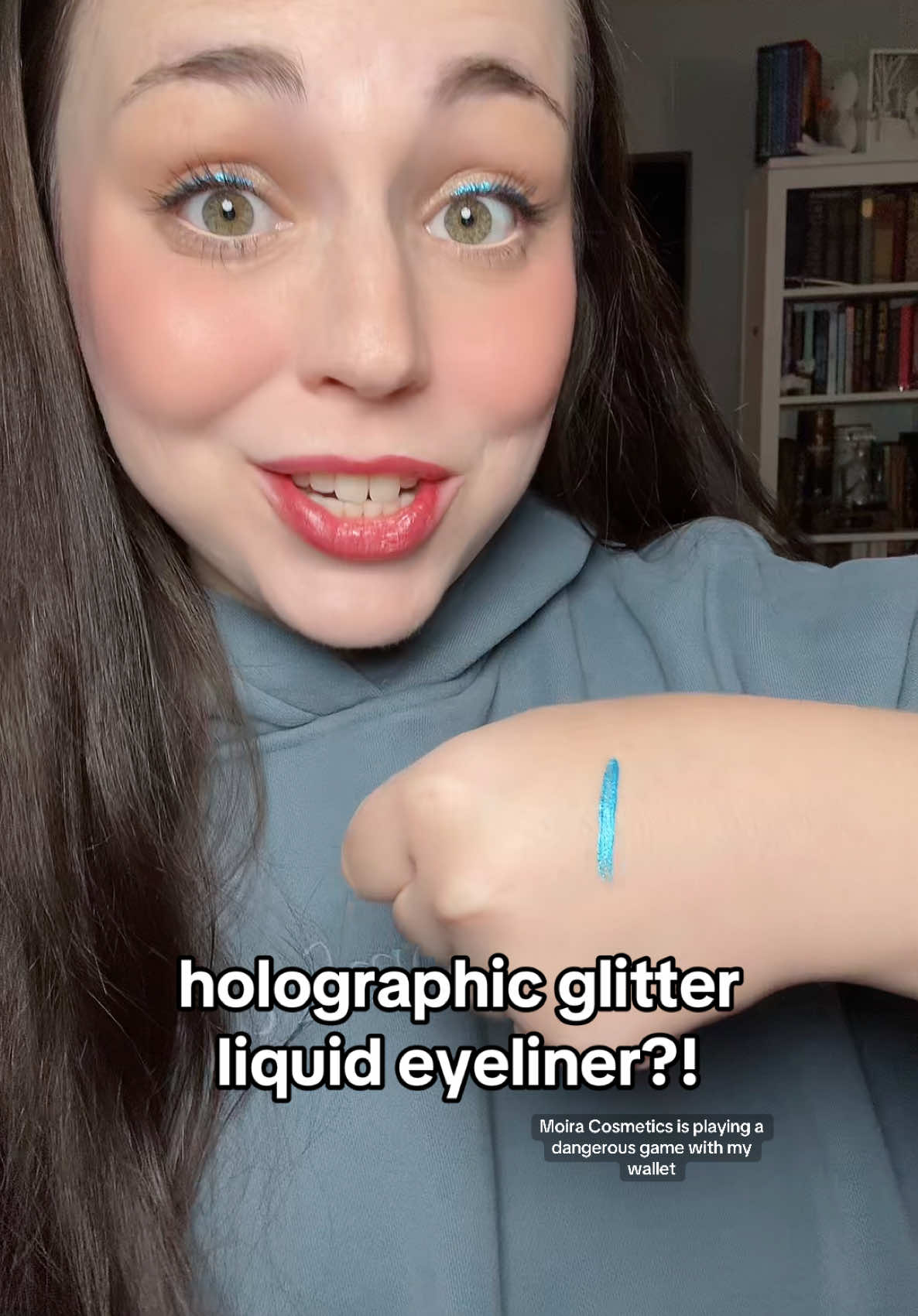 i don’t think i’ve ever been THIS in love with a product omgg @moiracosmetics #glittereyeliner #chromaticeyeliner #holographiceyeliner #colorfulmakeup #colorfuleyeliner #duochromeeyeliner #shopswithsteph #tiktokmademebuyit #ttstastemakers #creatorboostcamp #ttstakeover #ValentinesDay #valentinesdayfinds #valentinesdaygifts #galentinesday #lovelanguage #romanticgifts #tiktokshoploveatfirstfind #seasonalgems #lovelanguage #ttsbeautybesties