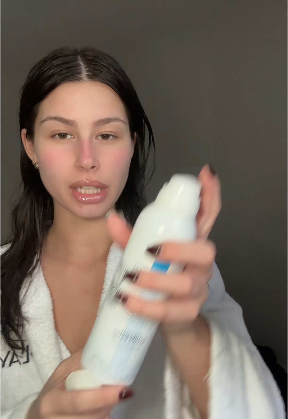 wow i missed it here 🥲  skincare used: @La Roche-Posay Thermal spring water spray & ciciplast B5 soothing baume  @Summer Fridays jet lag eye mask 