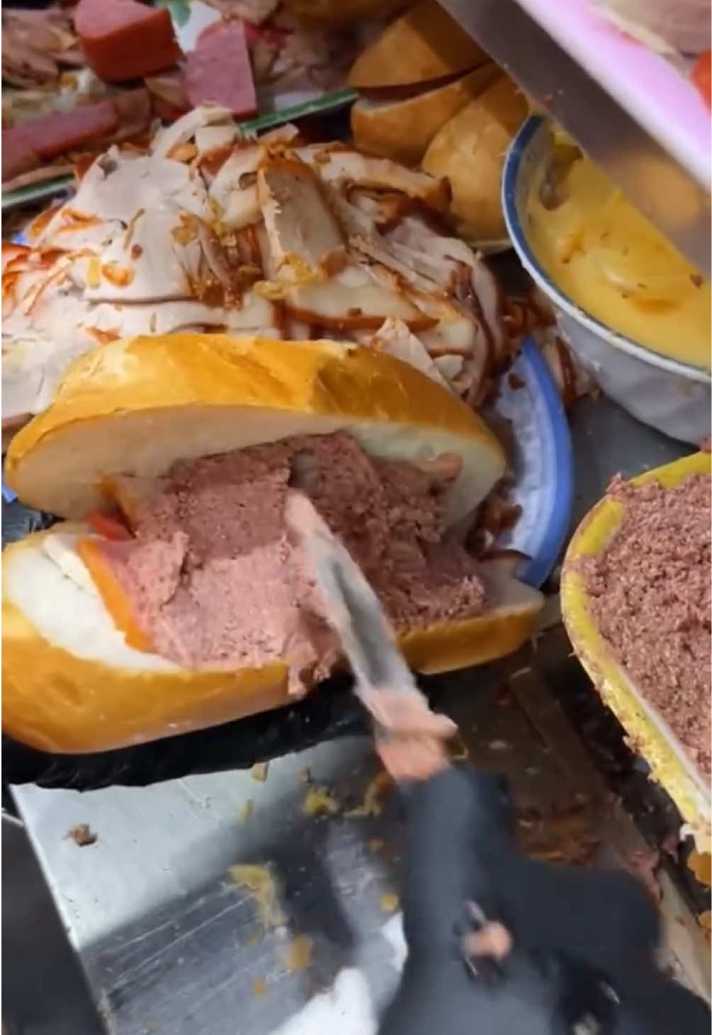 We’re at Bánh Mì Huynh Hoa in Ho Chi Minh City for some of the best bánh mì you’ll ever see! 🔥

With @Bánh Mì Huynh Hoa  #fyp #foryou #banhmi #foodporn 