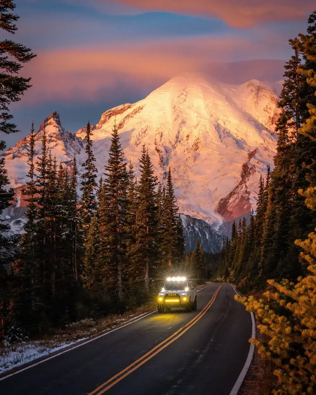 Mount Rainier is unbelievable from any angle 🏔️  . . ✔️ Credit 👉🏆🎥 @ryanresatka . ✔️Alliance @america_states @guimellousa @enjoy_la_  . ✔️Tag your best US photo with the tag #conexaoamerica or @conexao.america for a chance to be featured.  . #washingtonstate #pacificnorthwest #pnw #pnwlife #pnwonderland #washington #mountains #mountrainier  ✔️DM for credit request or removal 🎥 📷 (no copyright interference) 🔗All rights and credits reserved to respective owner(s) 