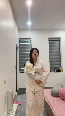 Lâu lâu mẹ bỉm lên đồ đi ăn cưới xíu thôi à 🫢#mebimsua #xuhuong 