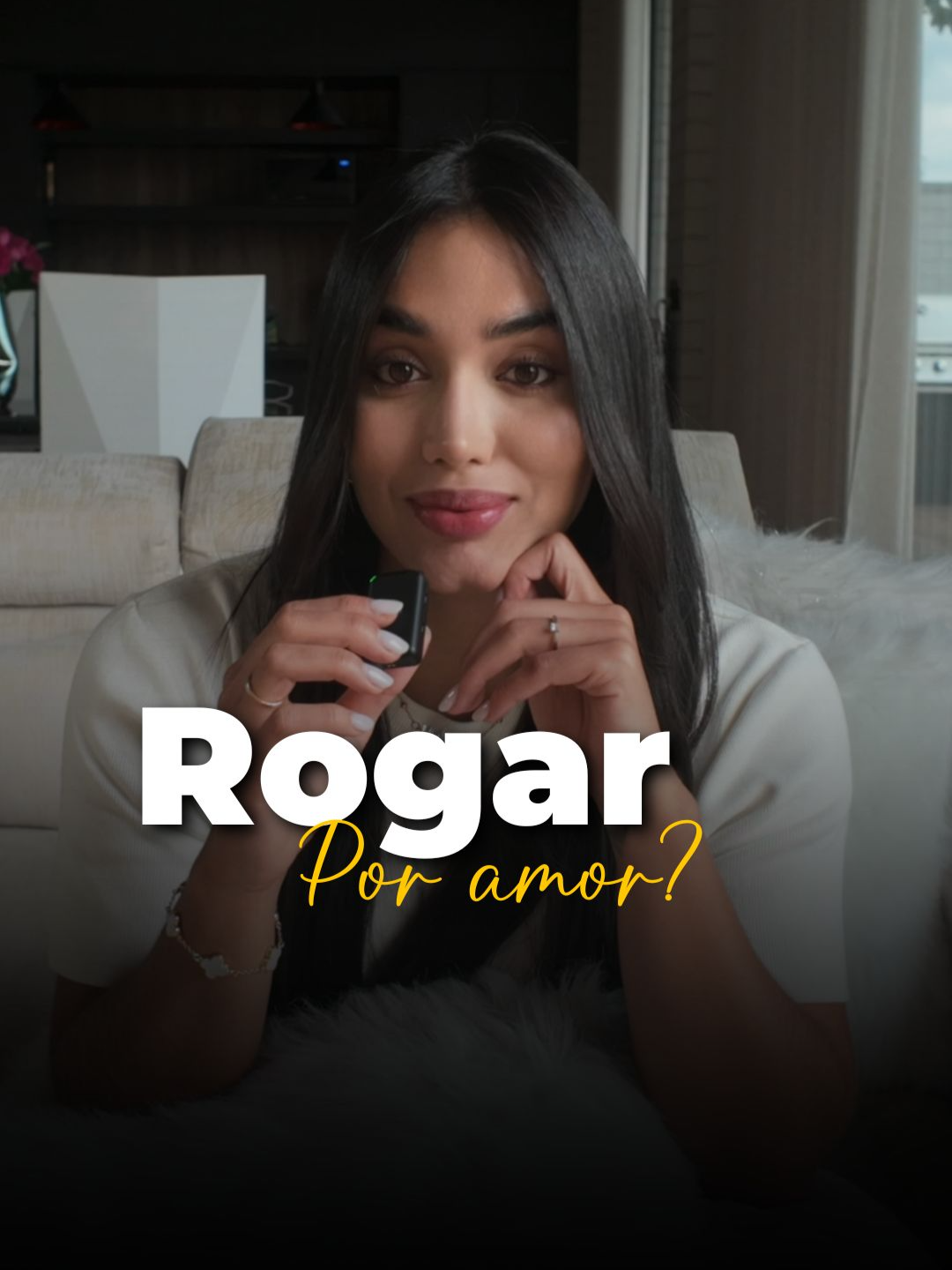 Si tienes que rogar por amor, ya no es amor… es dependencia.💔 Nos han hecho creer que el amor se trata de insistir, de luchar, de ‘darlo todo’. Pero el amor que realmente suma a tu vida no se mendiga, se elige.✅ Cuando tienes que convencer a alguien de que te ame, de que te valore, de que se quede, ya perdiste. El amor sano es mutuo, es una decisión de dos, no una batalla de uno.✍🏻