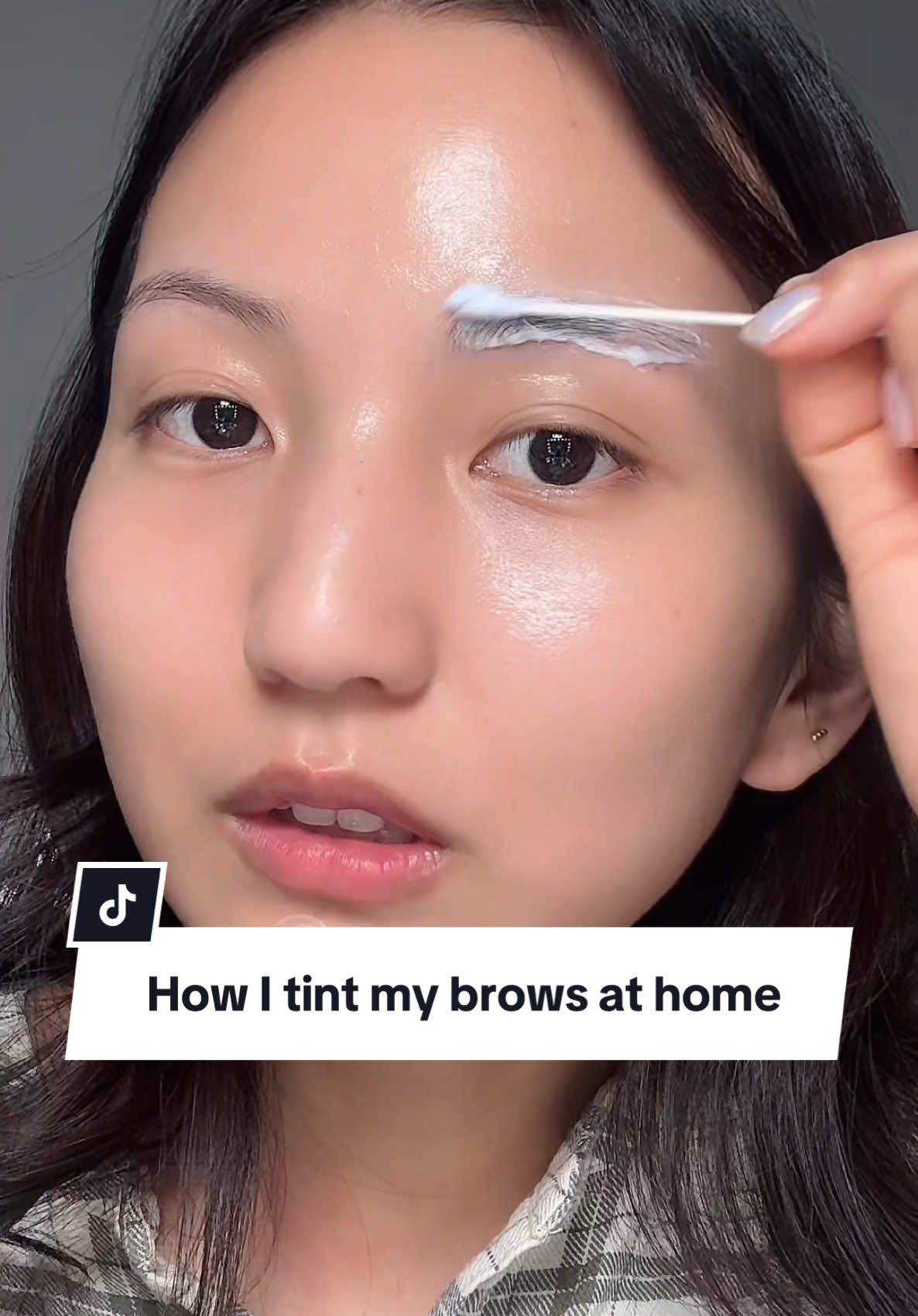 How I lighten my brows at home! Reminder to always patch test new dye products on your arm in case you’re allergic . . . . #bleachedbrows #brow #browtutorial #aespa #makeuptutorial #kpopidolmakeup 