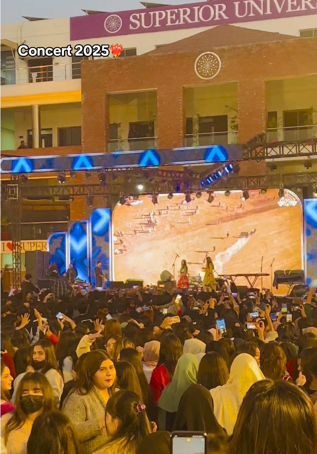 Kon kon Aya tha👀?#besuperior❤#fyppppppppppppppppppppppp#iamasees🔥#concert2025#viralvideo#actingskills😎#hellotiktok✨ 