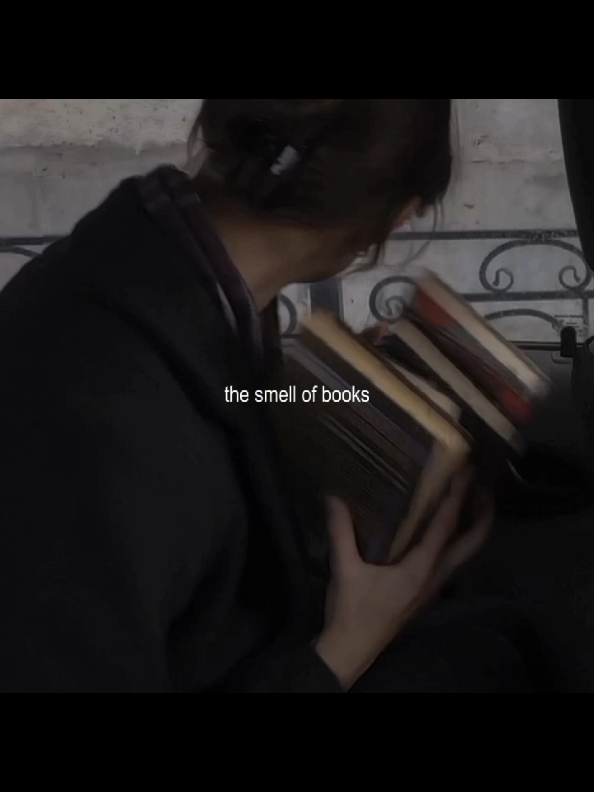 📚 #book #moodboard #books #BookTok #vibes #aesthetic #pinterest #vibes @xxclairoxx #thesmellofbooks 