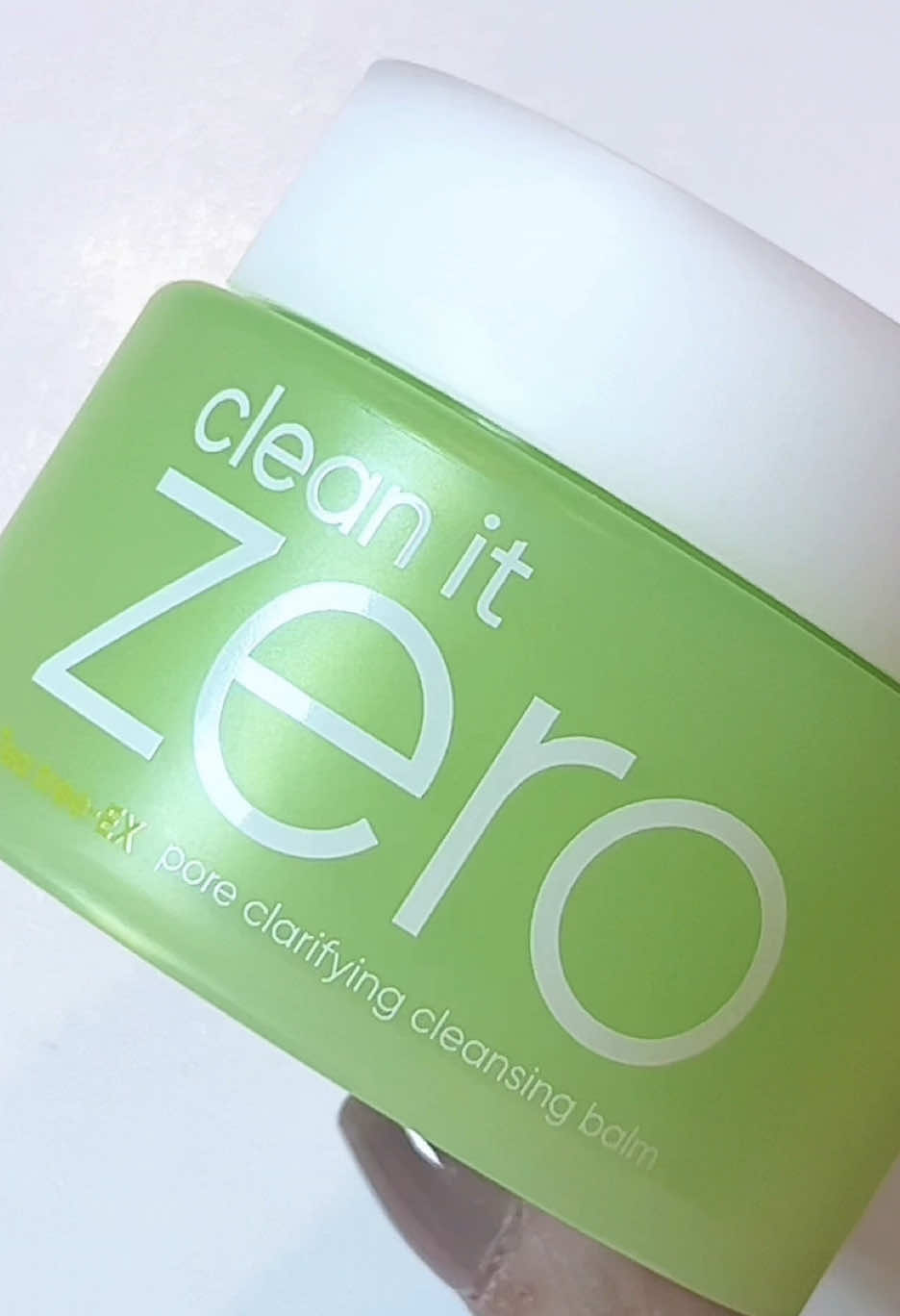 There’s definitely something to love about the Clean It Zero Cleansing Balm. Which variant is your fave?💚💗 #banilaco #banilacoph #cleanitzero #cleansingbalm #koreanskincare 