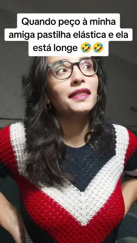 É um instrumento de trabalho a pastilha elástica, já tentei parar mas a amiga do trabalho não deixa 🤣🤣🤣 fuuiiiii  #trabalho #piada #parati #fuuiiiii 