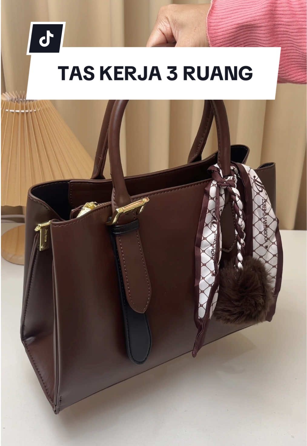 Elegan dan classy banget kan Clara Bag Jims Honey ini? 😻✨ Yuk buruan checkout sekarang! #clarabagjimshoney #Jimshoneysurabayastore  #RamadanEkstraSeru #WIBGajian #BeliLokal -rm