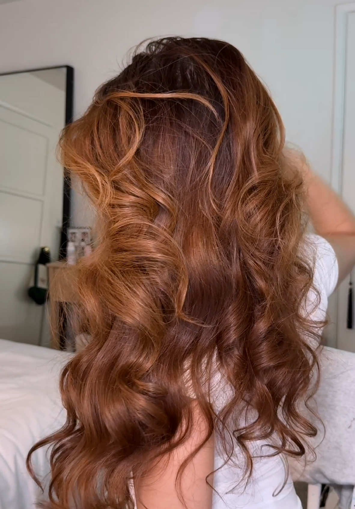 my favorite thing to wake up to 🥺🤍 @amika perk up dry shampoo  @Olaplex bonding hair oil #heatlesscurls #overnightcurls #heatlesshair #hairtutorial #hairhacks #hairhack #hair #heatlesshairstyles #sockcurls 