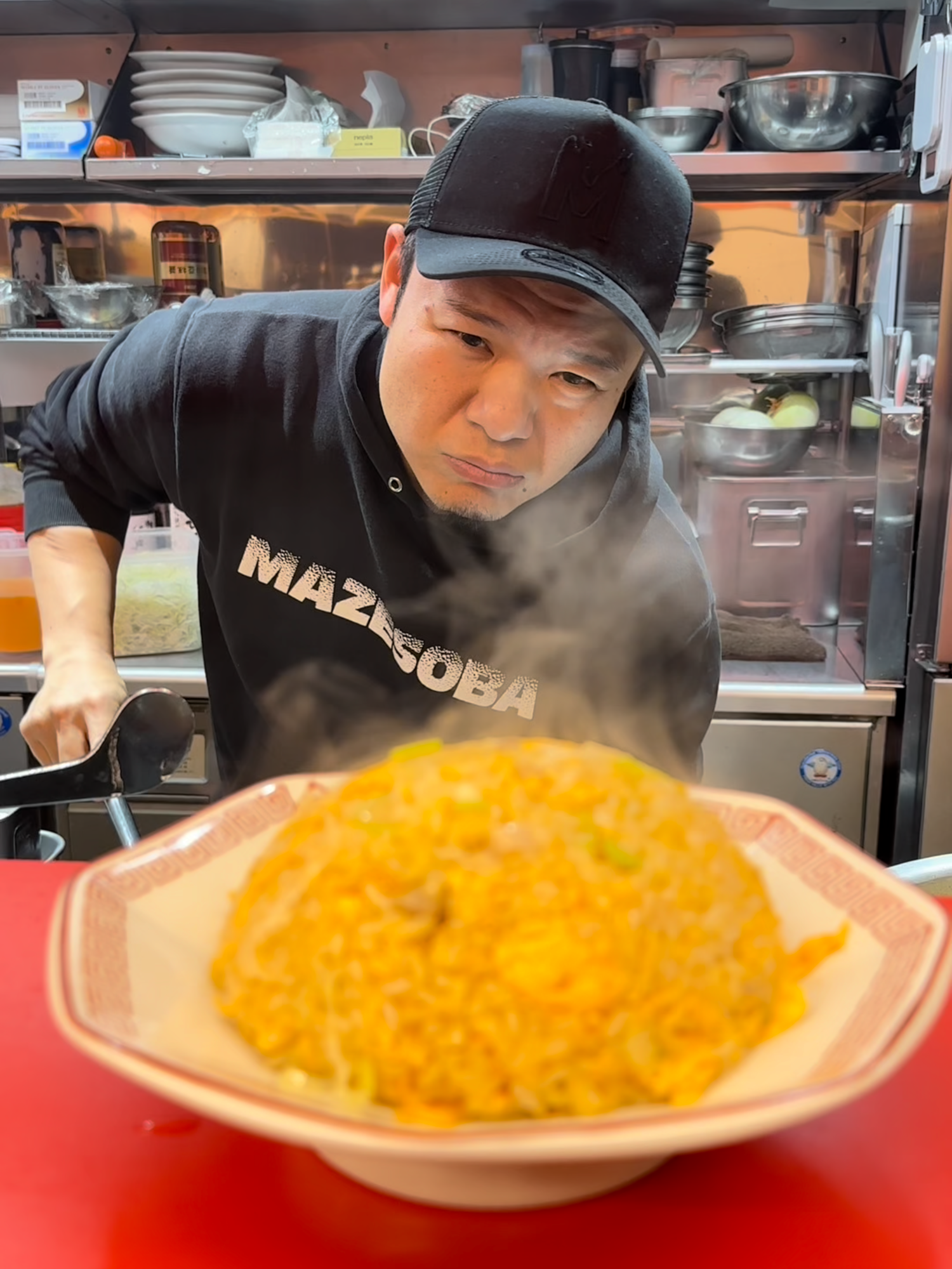 《名古屋で行列の超高速チャーハン(Fried rice made super fast in Nagoya with long lines)》 【店名(StoreName)】         今池飯店 Imaike Hanten 【場所(Place)】 愛知県 今池 Prosper Building 1F, 1-6-11 Imaike, Chikusa-ku, Nagoya, Aichi Prefecture 【メニュー(Menu)】 チャーハン ¥700(税込)  Fried rice ¥700(tax included) 【その他情報(OthreInfomation)】 今日ご紹介するのは愛知県の今池にある「今池飯店」！ あの大人気店の麺屋はなび創設者の新山さんが作る高速チャーハン！こだわりが詰まったチャーハンは一度は食べてみてほしい逸品！チャーハンマスターにぜひ会いに行ってみて！ Today we will be introducing “Imaike Hanten” located in Imaike, Aichi Prefecture! High-speed fried rice made by Mr. Niiyama, the founder of the very popular noodle shop Hanavi! The fried rice is a masterpiece that you should try at least once! Be sure to go and meet the fried rice master! #グルメ大学 #japanfood #japanesefood #Nagoya #Nagoyafood #名古屋グルメ #名古屋ラーメン #愛知グルメ  #名古屋 #チャーハン #名古屋ランチ #名古屋旅行 #今池飯店 #Friedrice #炒飯