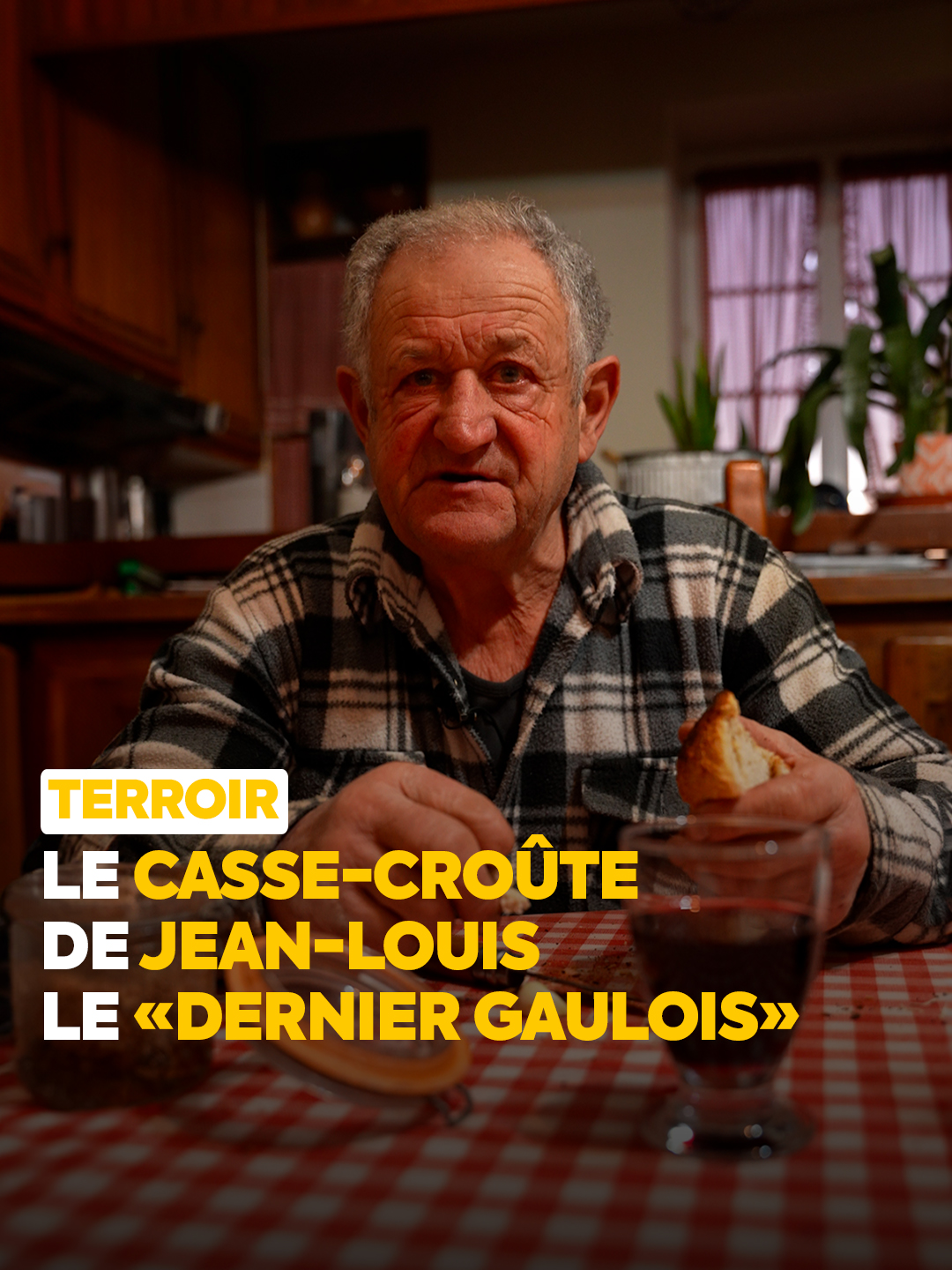 On a demandé à Jean-Louis @lesmemoiresdejeanlouis ce qu’est, pour lui, le casse-croute parfait ! 🍴🍞 👉 Retrouvez la vidéo intégrale sur notre chaîne Youtube « neo - Sacrés Français ». Lien en bio ! #terroir#campagne#cassecroute#pourtoi