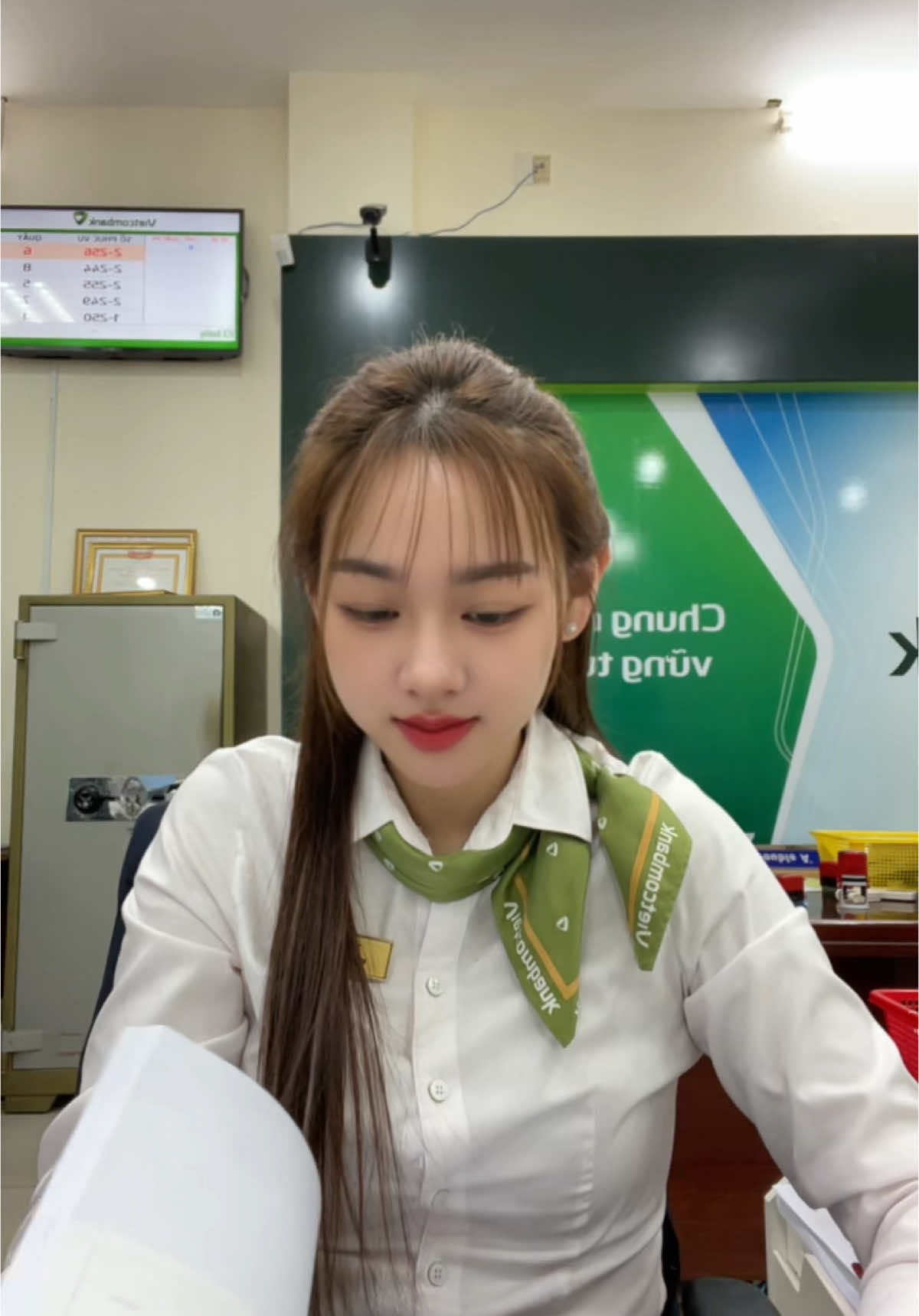 App gì mà đẹp kì đẹp cục, đẹp như thay đầu luôn đó trời 😂😂😂#trending #xuhuong #nangoday #viral #loveyourself #banker #vietcombank 
