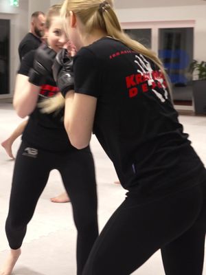Krav Maga Defcon – Selbstverteidigung trifft Fitness. Werde stark, sicher und fit für den Alltag!
