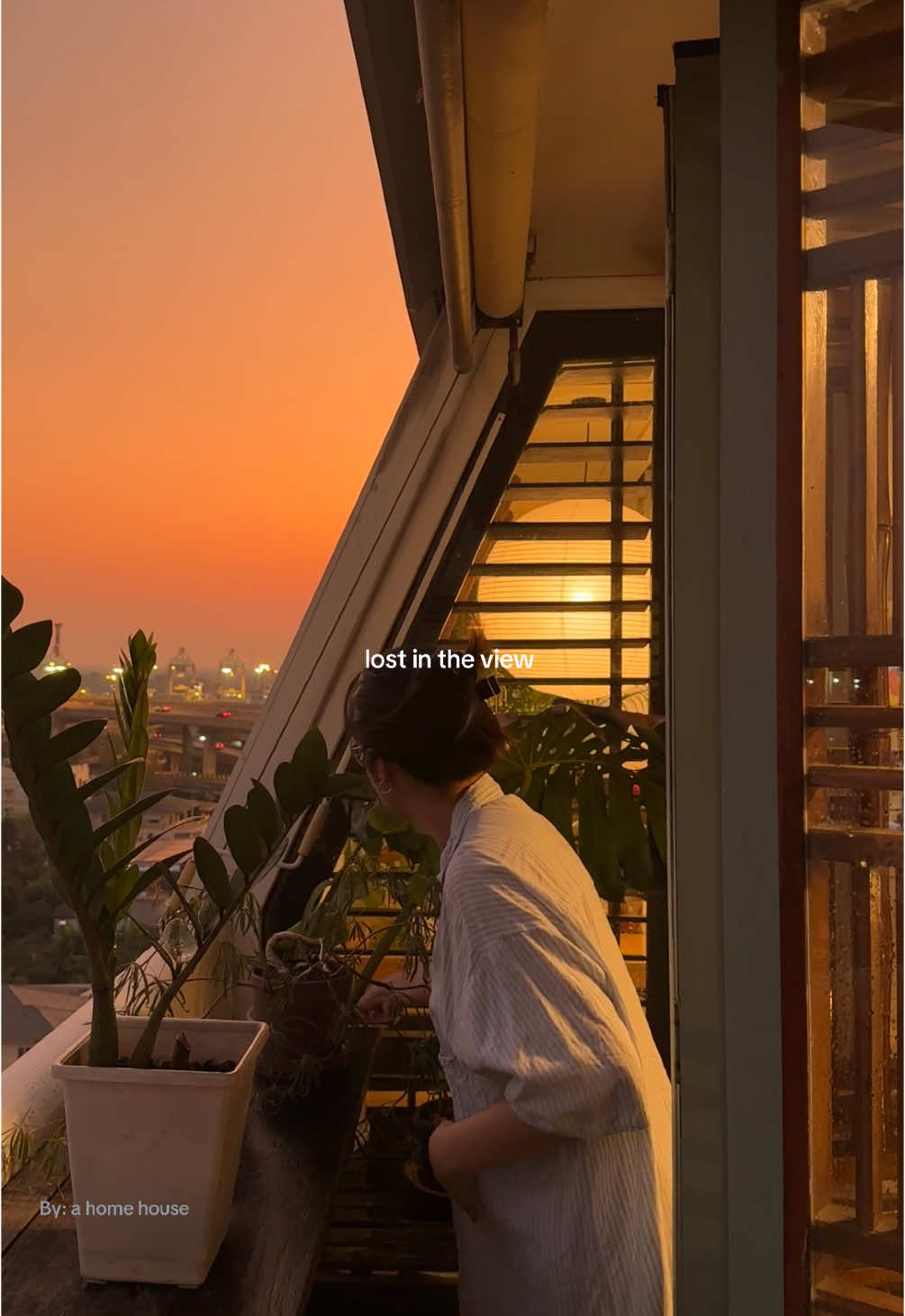 Lost in the view, lost in my thoughts… What would you be thinking about here? 🌙 🎏🌇 #fyp #aesthetic #viral  #creatorsearchinsights