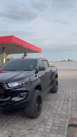 Masih keciwi 😂                                                                            #hilux #hilux4x4 #hiluxownersclub #hiluxrevo #truck #diesel #dieselpower #allblack #black #hostilewheels 