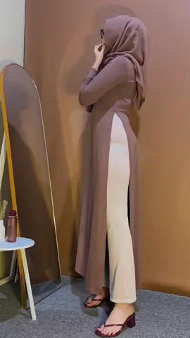 Dress saffron slit cantik banget cocok nih buat ngabuburit bakal jd pusat perhatian orang